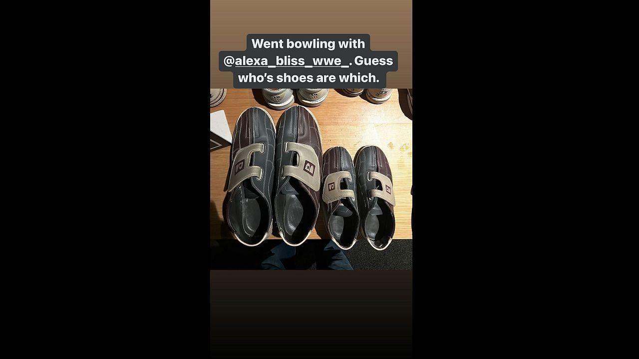 Mojo comparing shoe sizes with Bliss