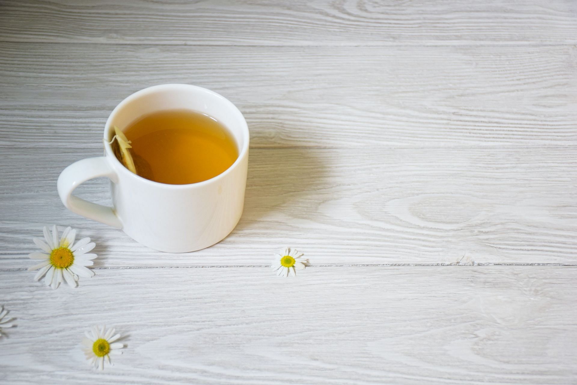 Chamomile tea is good for weight loss and improved sleep. (Image via Unsplash/Catia Climovich)