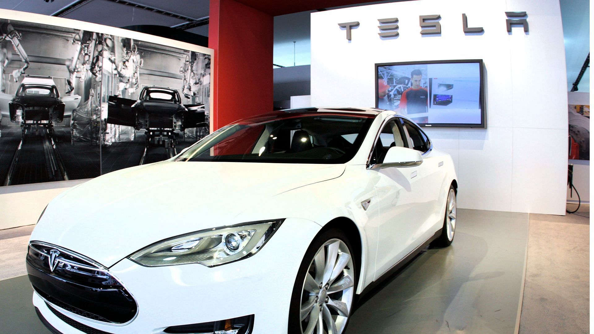 the recalled Tesla models include 2016-2023 Model S, Model X, 2017-2023 Model 3, and 2020-2023 Model Y vehicles (Image via Bill Pugliano/Getty Images)