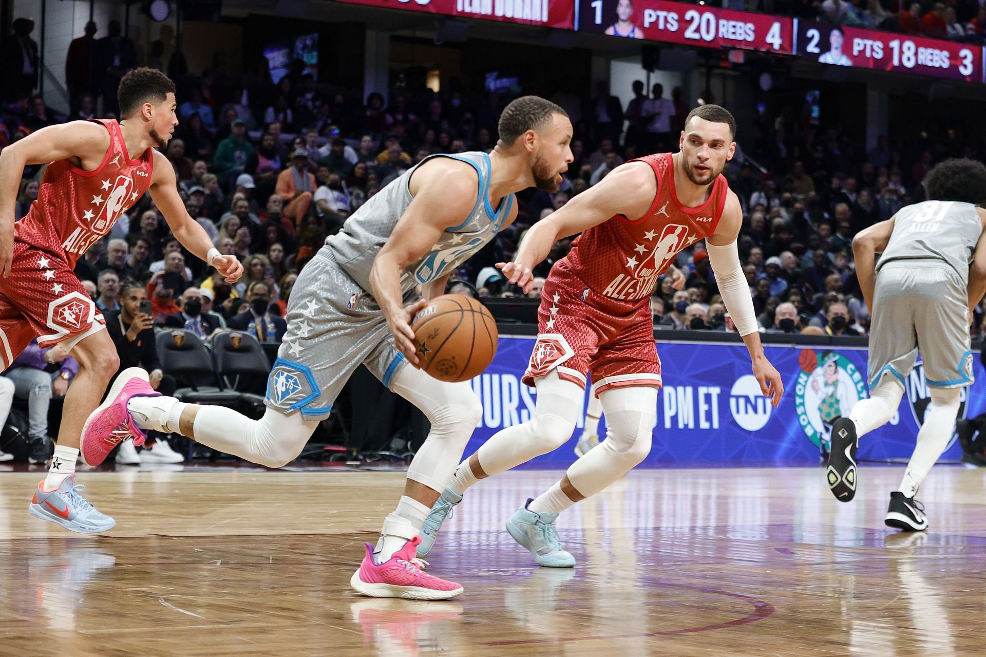 Curry will miss the All-Star Game. (Image via Getty Images)