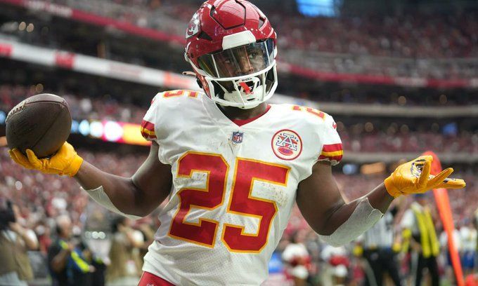 Chiefs Decline Fifth-Year Option for RB Clyde Edwards Helaire - Chiefs  Digest