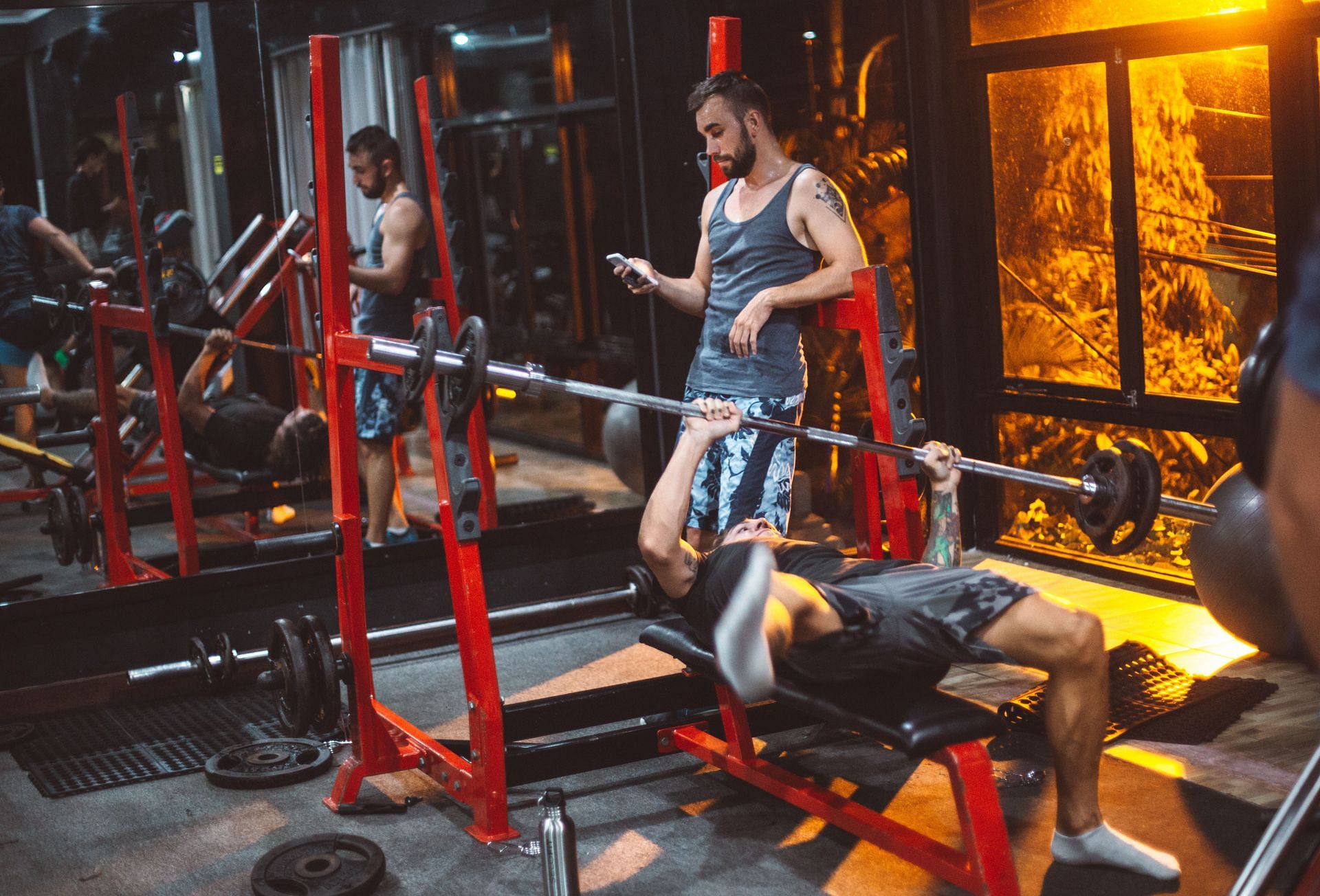 The weight bench provides a stable and secure surface for various weightlifting exercises (Photo by ROMAN ODINTSOV/pexels)