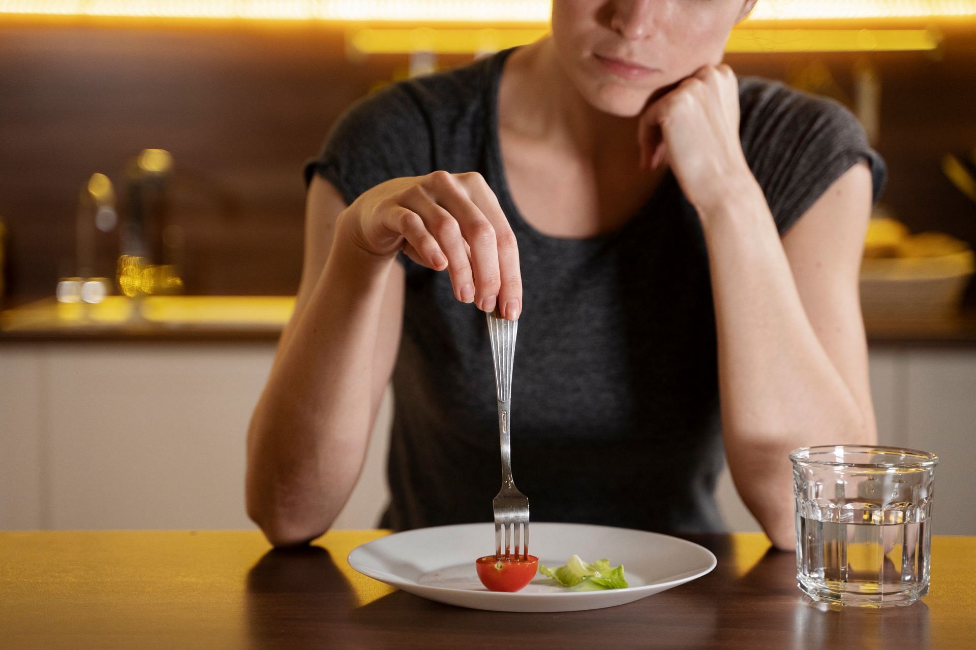 Eating disorders can strain your relationship with food. (Photo via Freepik/Freepik)