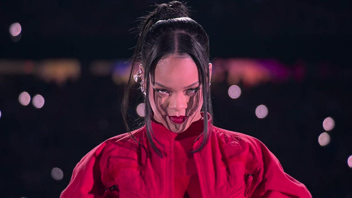 Rihanna Drops Super Bowl Merch With Mitchell & Ness – Billboard