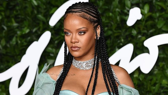 WWE Hall of Famer "disgusted" by Rihanna's recent performance