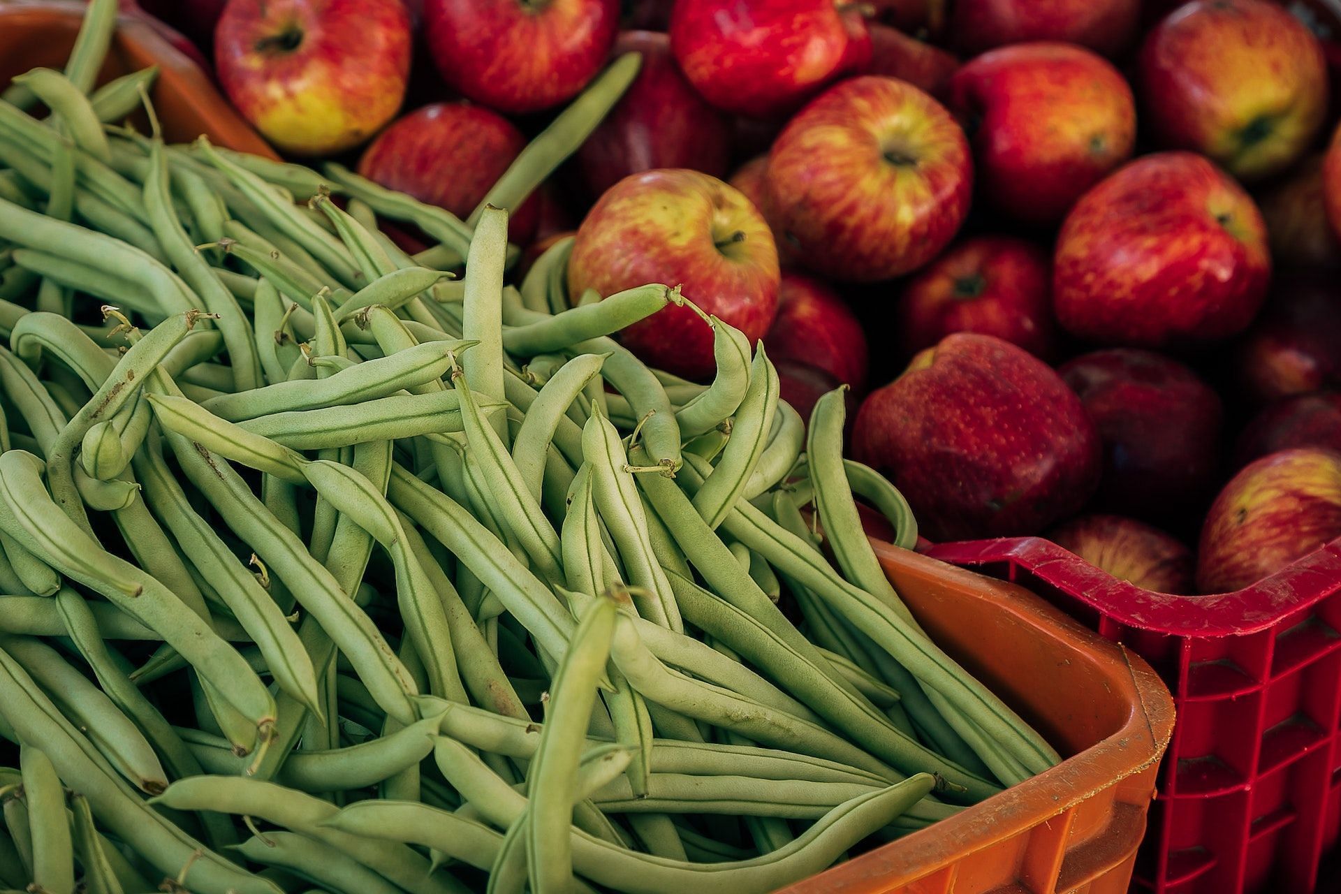 Green beans are low in calories. (Photo via Pexels/Andr&eacute; Beltrame)