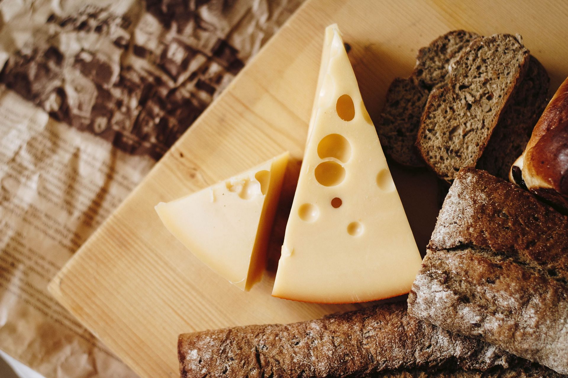 Nutrient profile makes cheese good for weight loss. (Image via Pexels/ Nastyasensei)