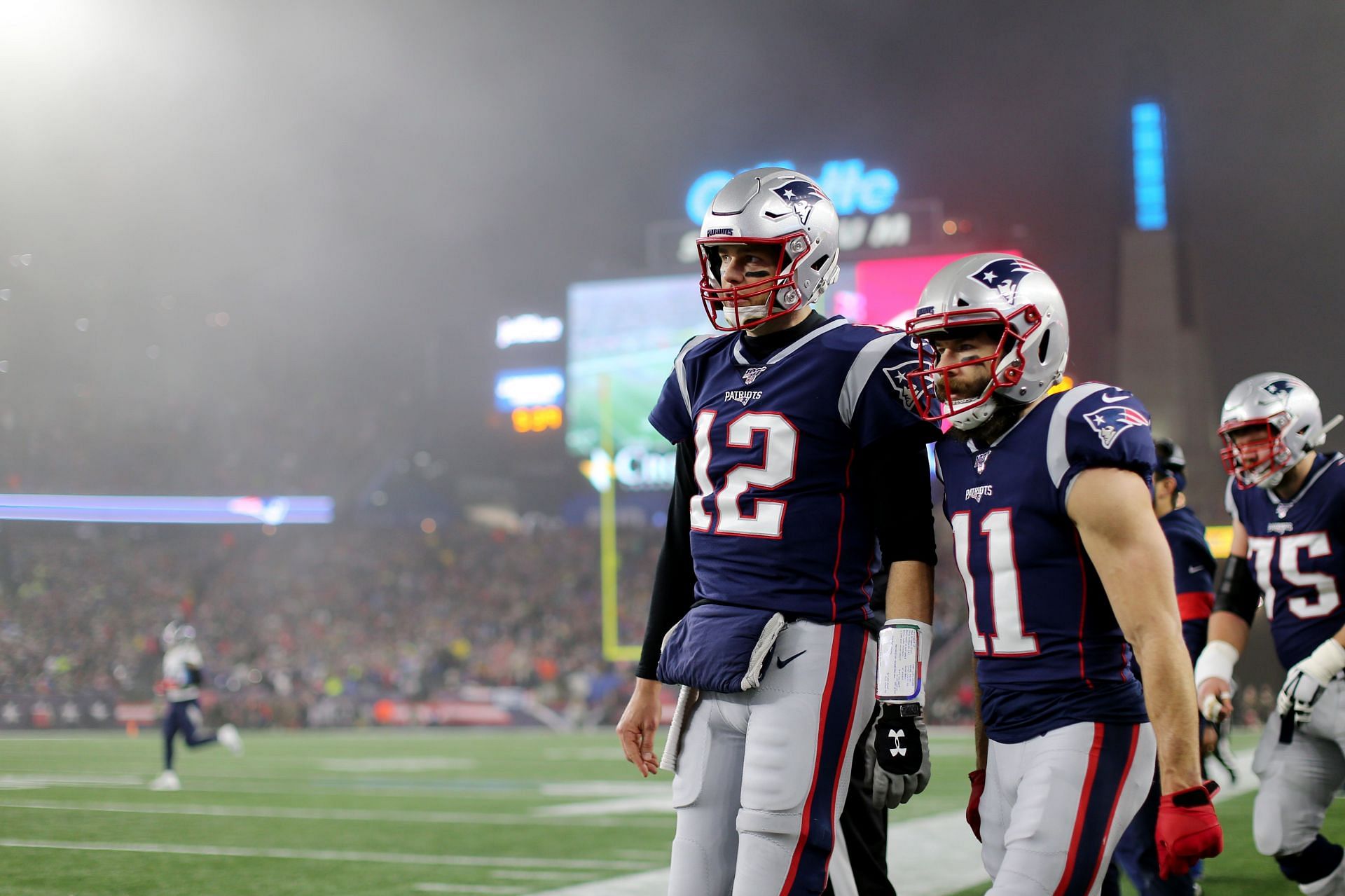 New England Patriots Julian Edelman levitates after catching a Tom