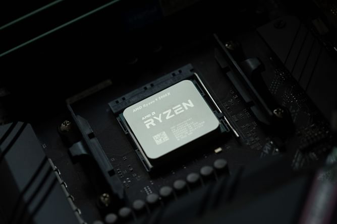 AMD Ryzen 9 7900X3D vs Ryzen 9 7900X: Which is the better option for gaming?