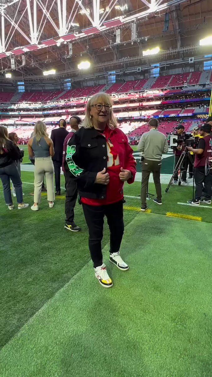 MD Mom Designed Donna Kelce's Jacket, Shoes For Super Bowl