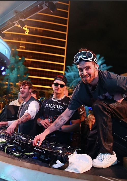 Mahomes with The Chainsmokers. Source: @xslasvegas and @wynnlasvegas (IG)