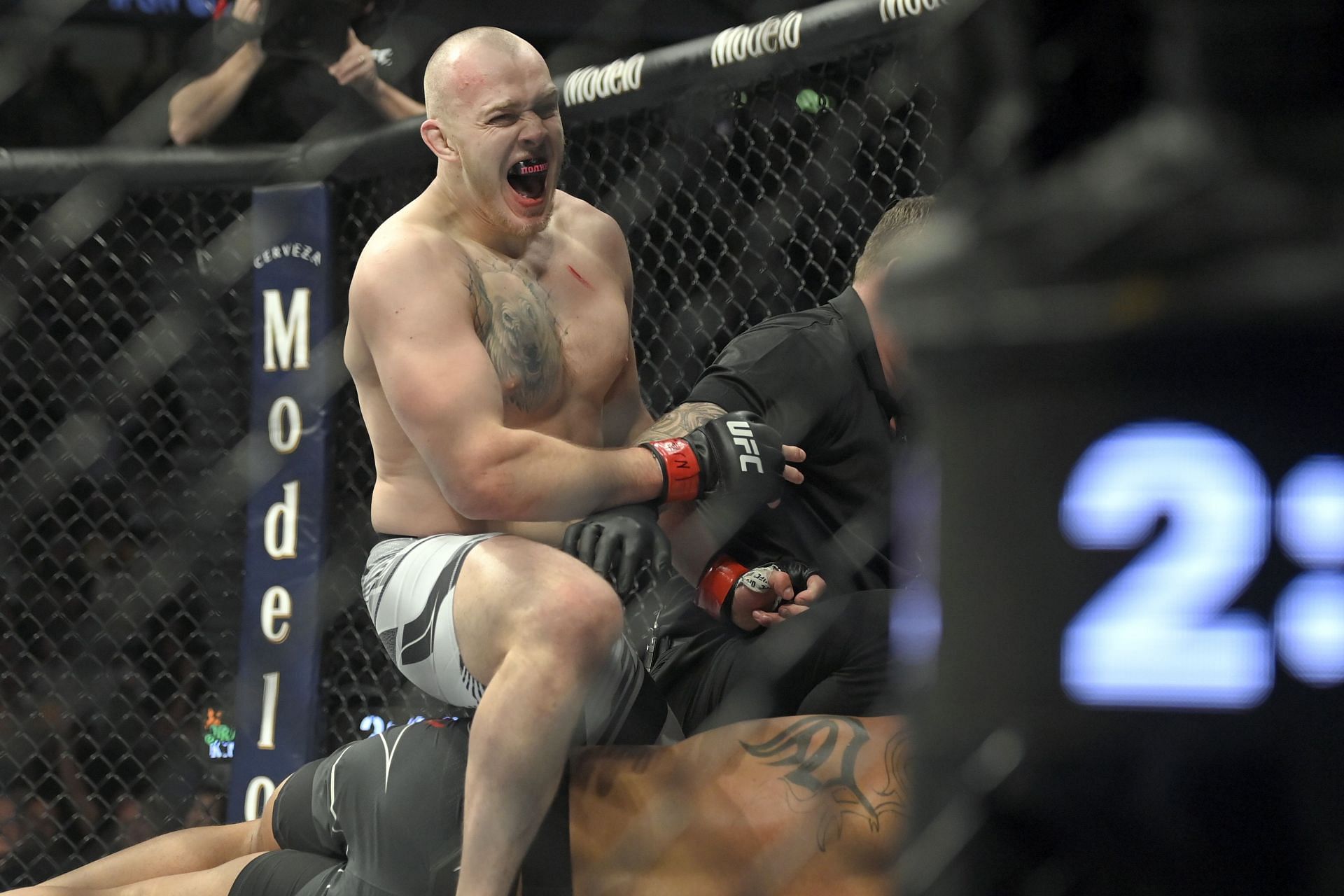 Sergei Spivac has to be considered a heavyweight title contender with his win over Derrick Lewis