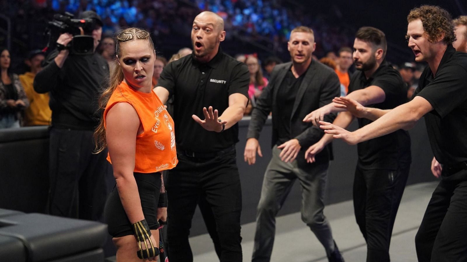 कई WWE स्टार्स Raw में ड्राफ्ट हो सकते हैं