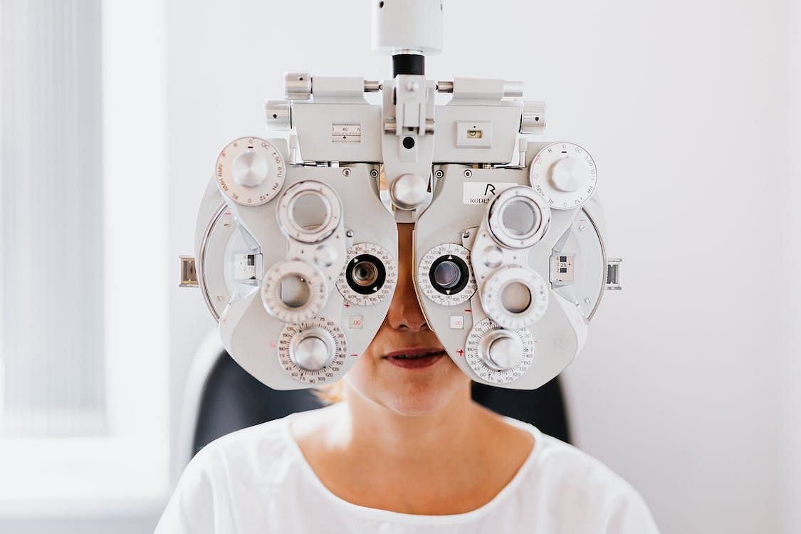 There are many tests to diagnose macular degeneration symptoms (Photo by Karolina Grabowska/pexels)