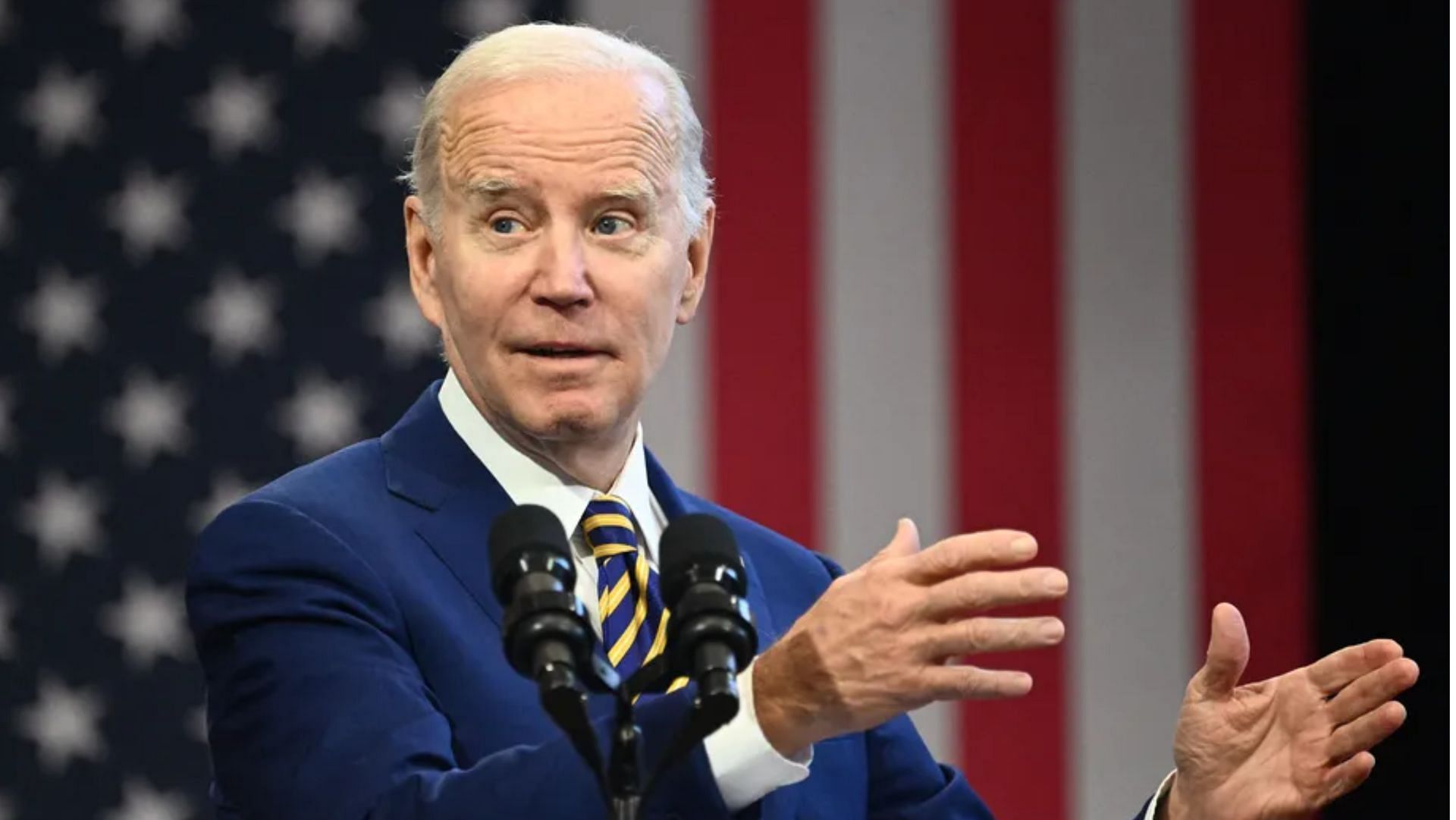 Claim about President Joe Biden running a mile, and doing 36 push-ups in just five minutes is debunked. (Image via AFP)