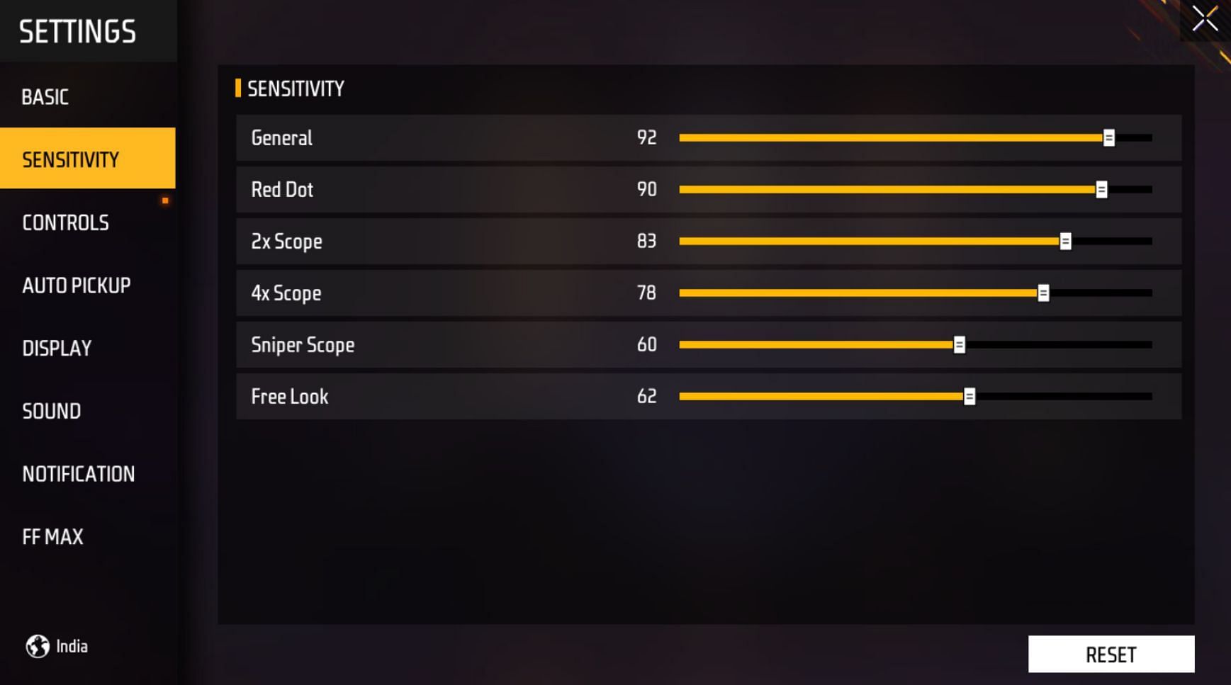 Adjust the sensitivity settings and HUD before starting to practice (Image via Garena)
