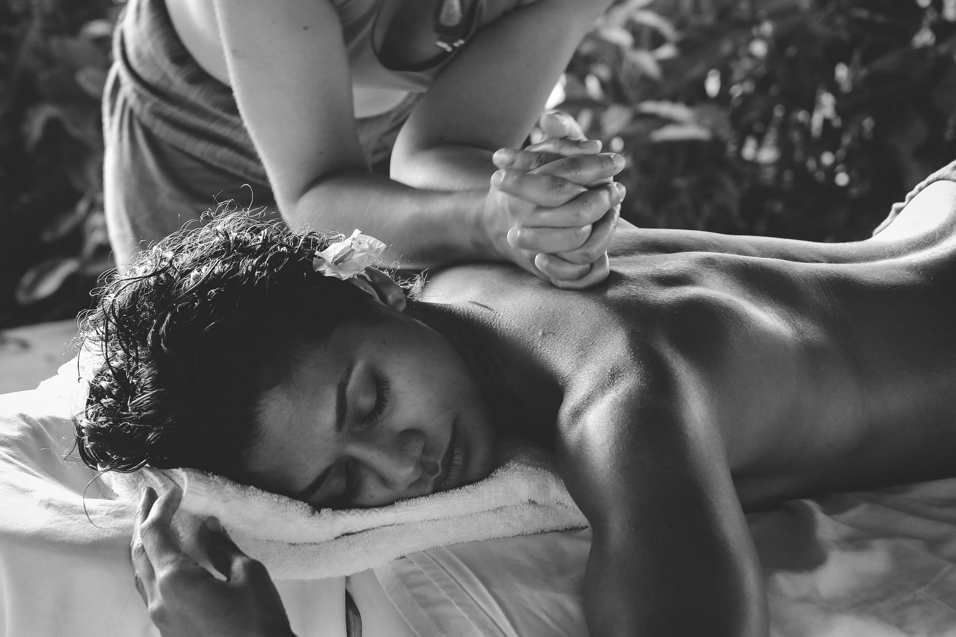 Treating yourself to a nice massage is one of the best ways to combat anxiety and stress. (Image via Unsplash/Ale Romo)