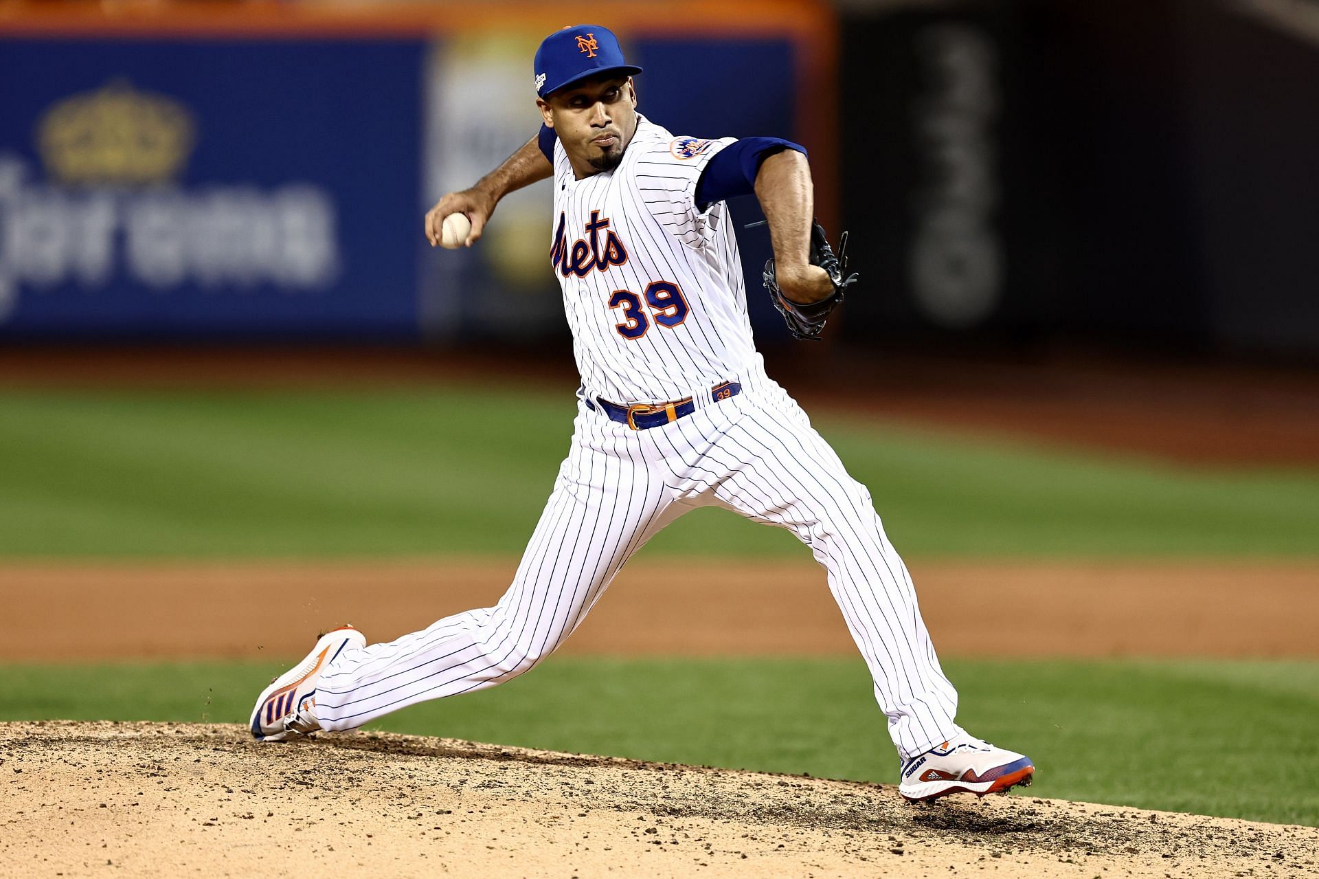 Edwin Diaz #39 of the New York Mets throws a pitch against the San Diego Padres