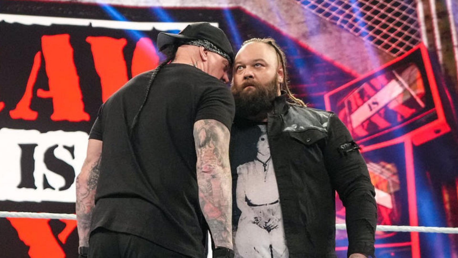 Bray Wyatt met The Undertaker on WWE RAW XXX!
