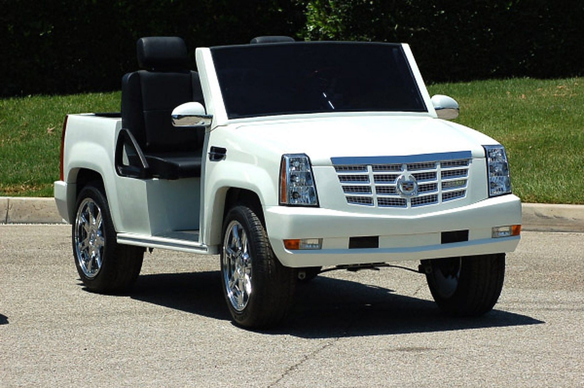 Cadillac Escalade golf Cart (Image via coolcartsoftexas.com)