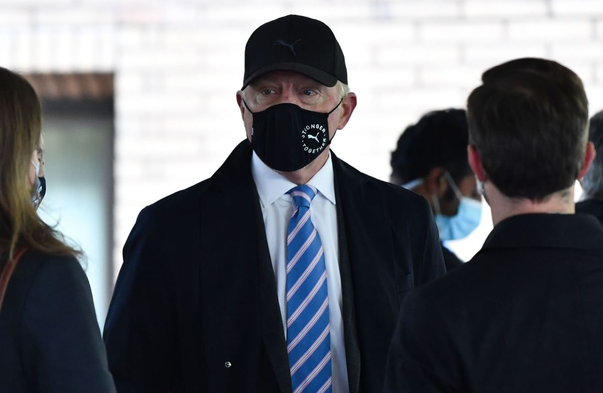 Boris Becker reacts to Cristiano Ronaldo posing with Mike Tyson at Jake