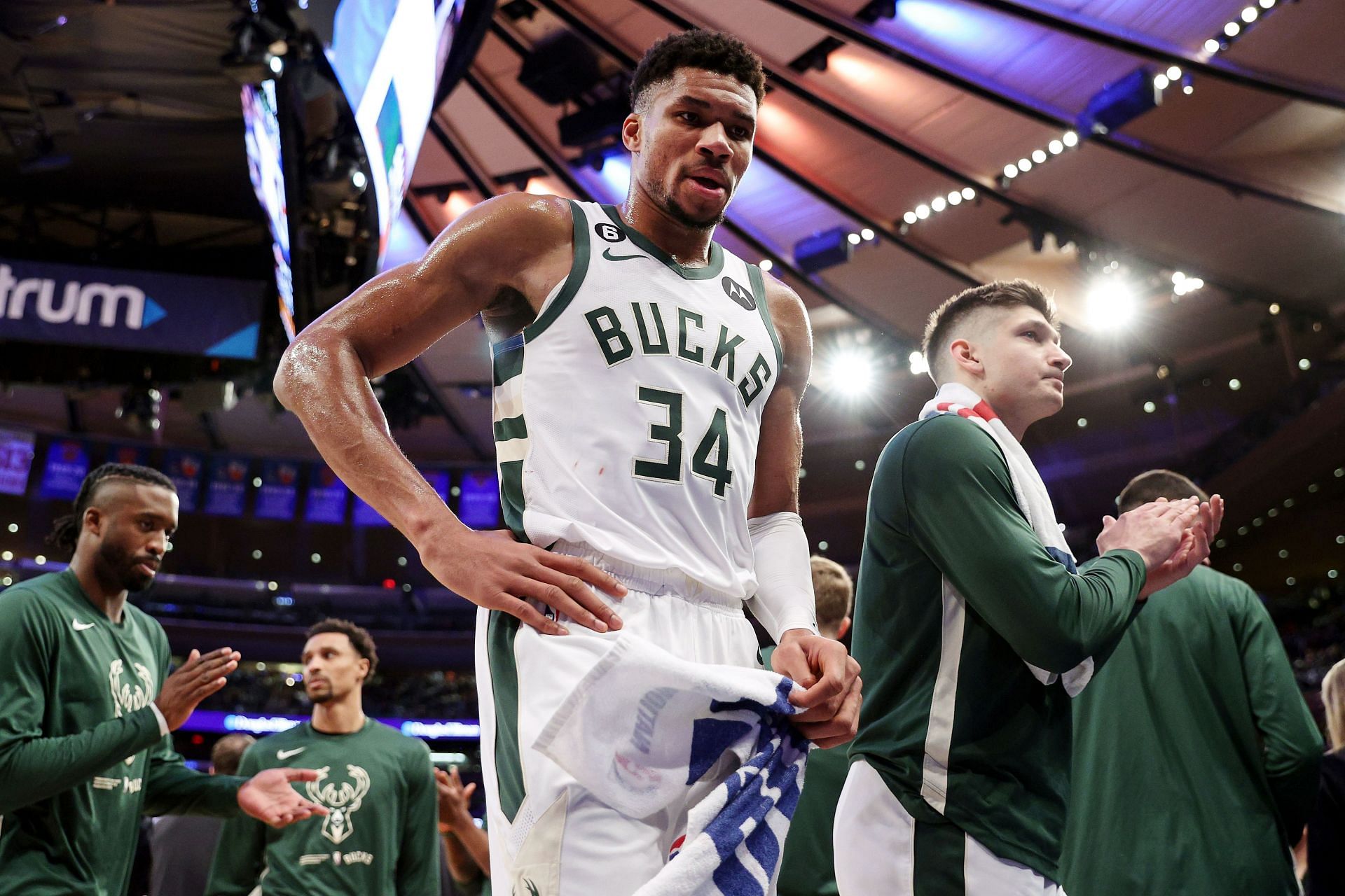 Milwaukee Bucks v New York Knicks