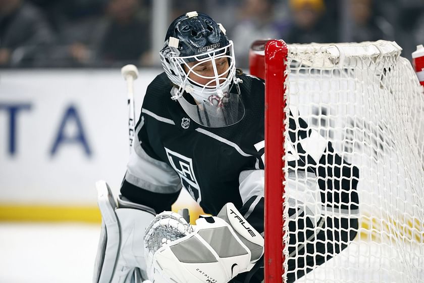 Video: LA Kings Goalie Kicked Out for Blocker Punches - NHL Trade Rumors 