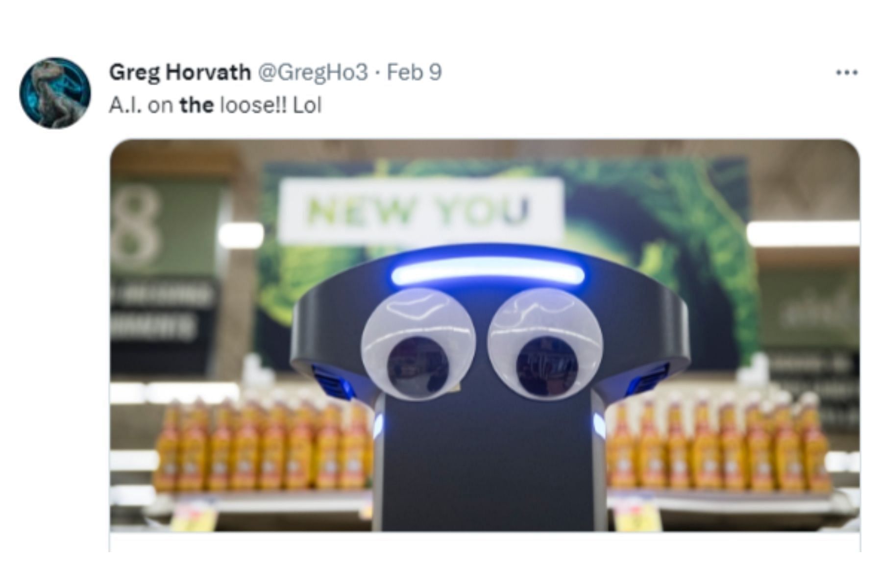 Internet reacts to service robot&#039;s brief escape (Image via Twitter)