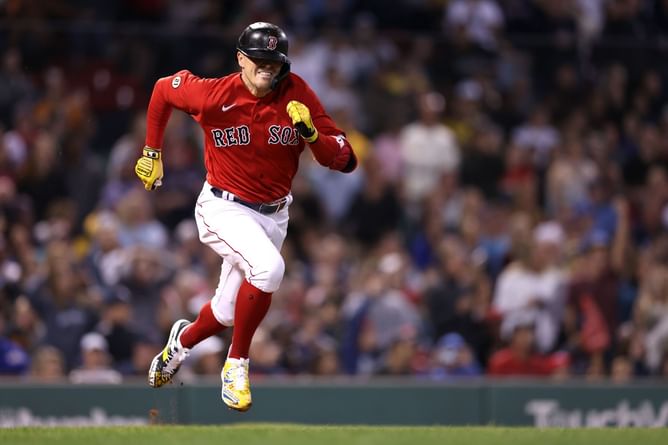 Boston Red Sox infielder Kiké Hernandez believes team should be contending: "I don't think this is an organization that should settle for last place"
