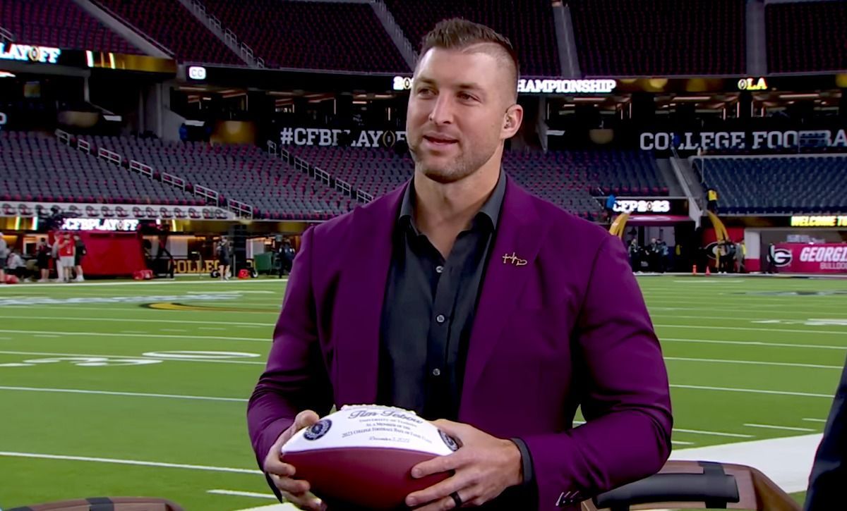 Florida Gators QB Tim Tebow elected to College Football Hall of Fame