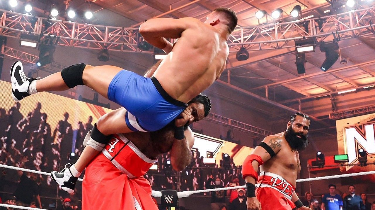 WWE NXT में इस हफ्ते इंडस शेर ने क्रीड ब्रदर्स को हराया
