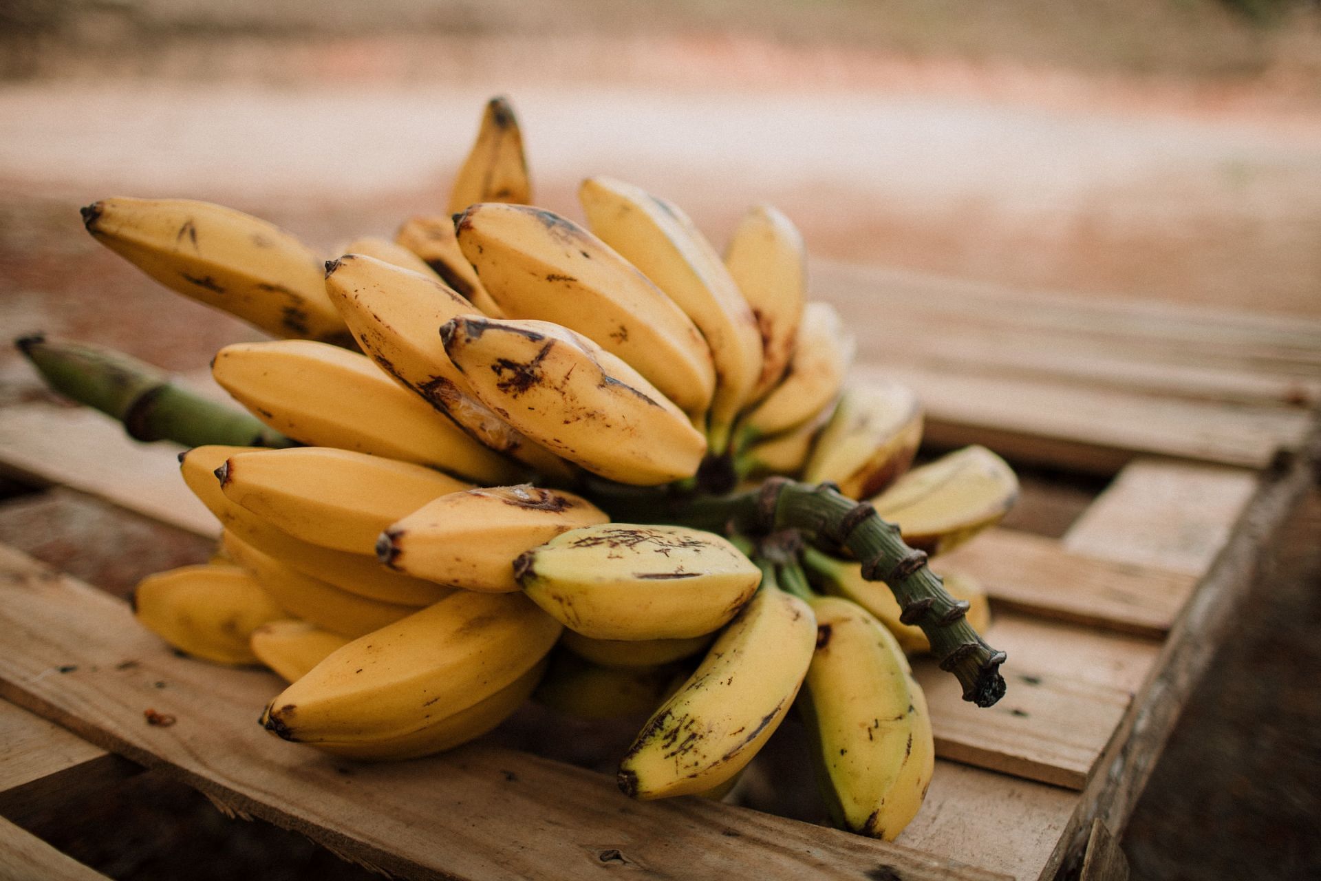 Bananas are excellent for skin, as they&#039;re rich in nutrients. (Image via Pexels/Luis Quintero)
