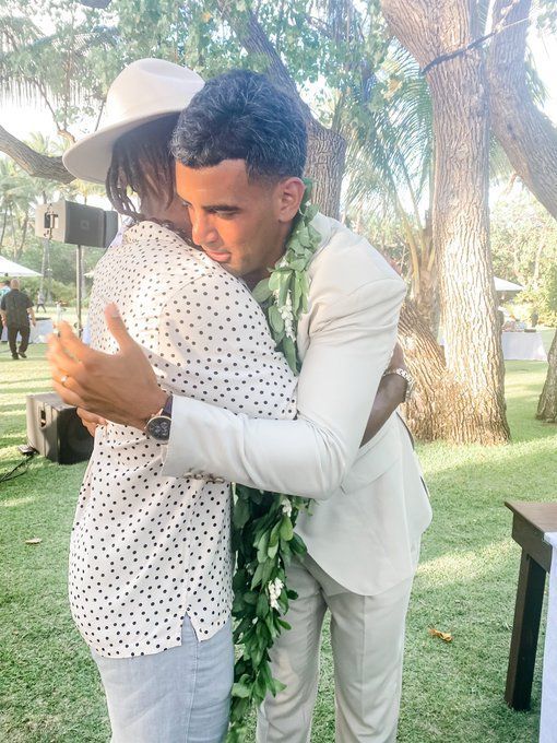 Marcus Mariota marries college sweetheart Kiyomi Cook