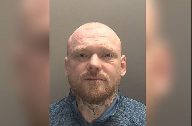 British boxer Craig Lyon facing assault charges after headbutting man in a restaurant