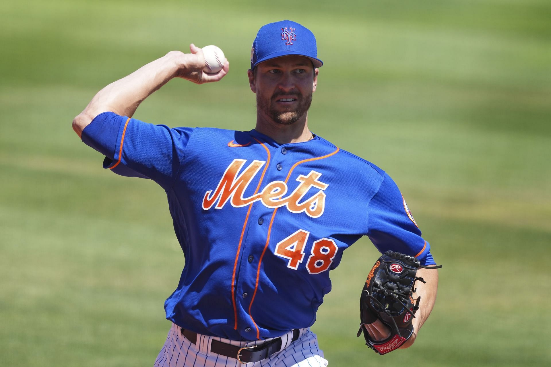 Jacob deGrom of the New York Mets warms up before the start of 2022 spring training.