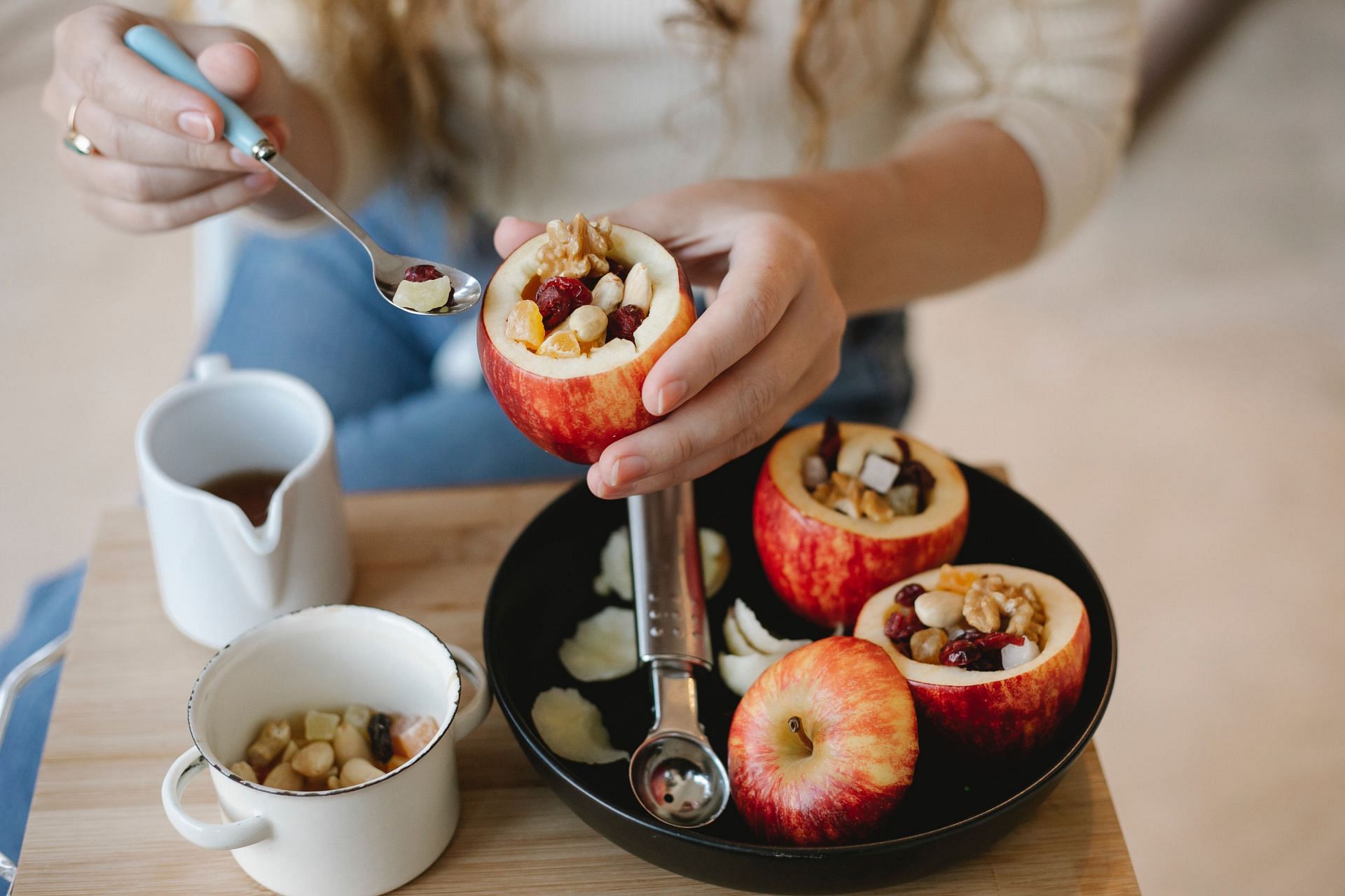 Healthy apple recipes are an excellent way to include apples in your diet. (Image via Pexels/Tim Douglas)