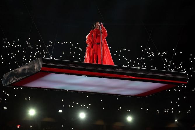 PHOTO: Picture of Rihanna sporting NY Mets shirt surfaces online after epic Super Bowl halftime performance
