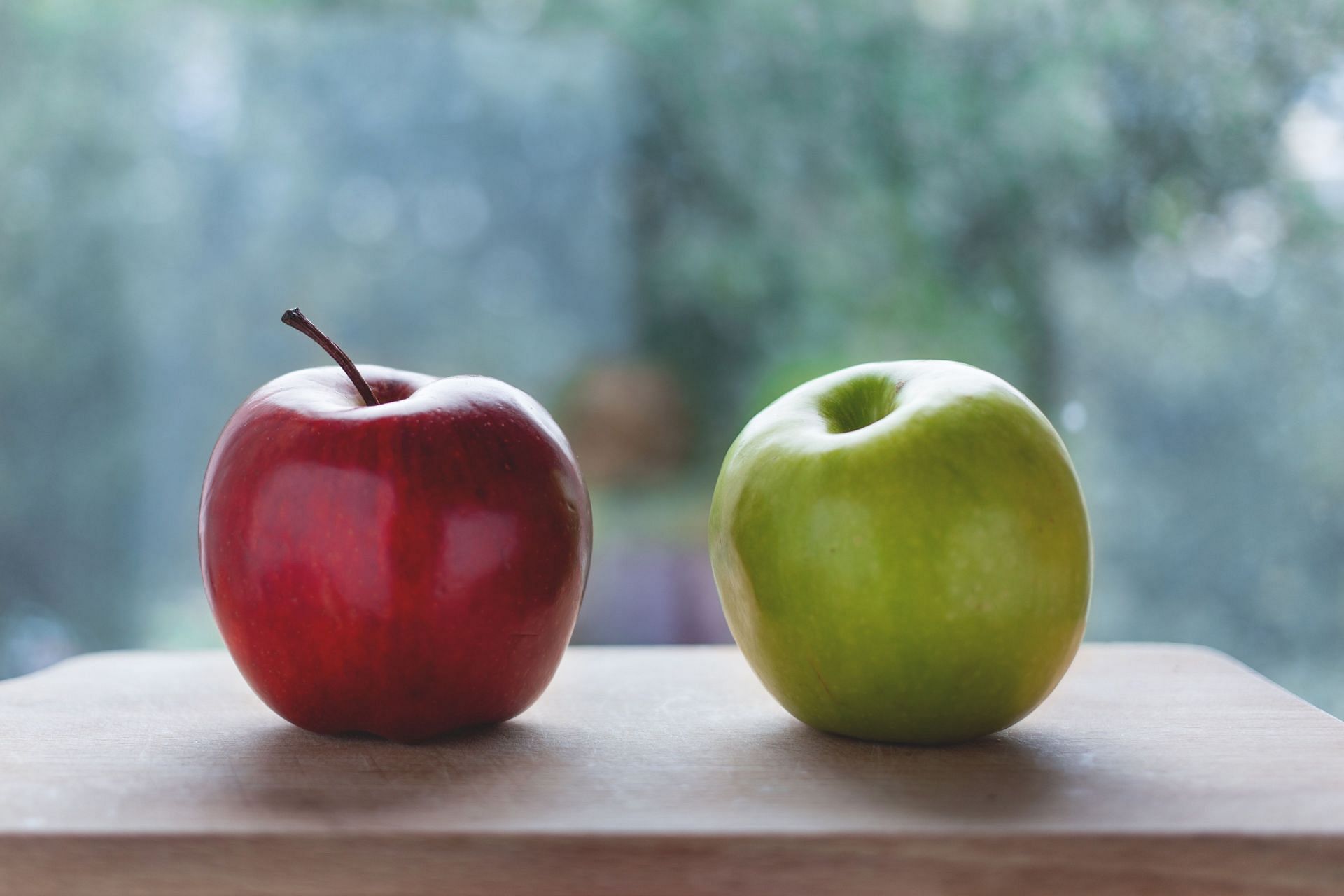 You can have a red apple for acidity. (Image via Pexels/Freestocksorg)