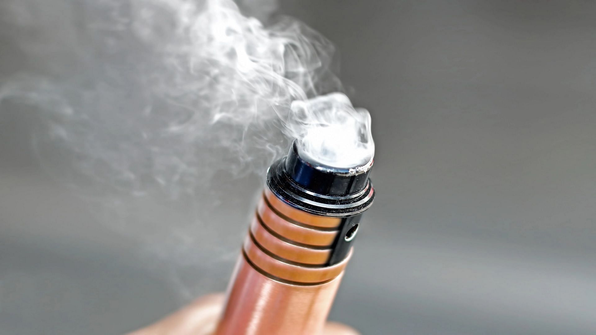 Annie Donovan giving vape to baby leaves netizens enraged (Image via Getty Images)