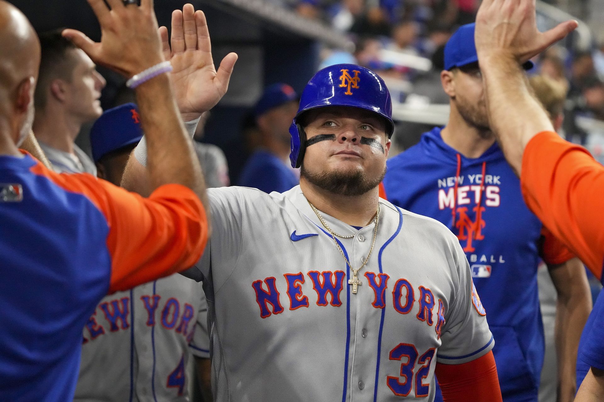 Mets hitter Daniel Vogelbach lets out his frustrations amid loss to Houston  in spring training