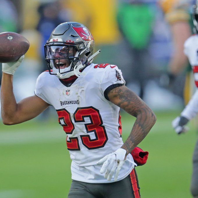 Tampa Bay Buccaneers cornerback Sean Murphy-Bunting breaks up a