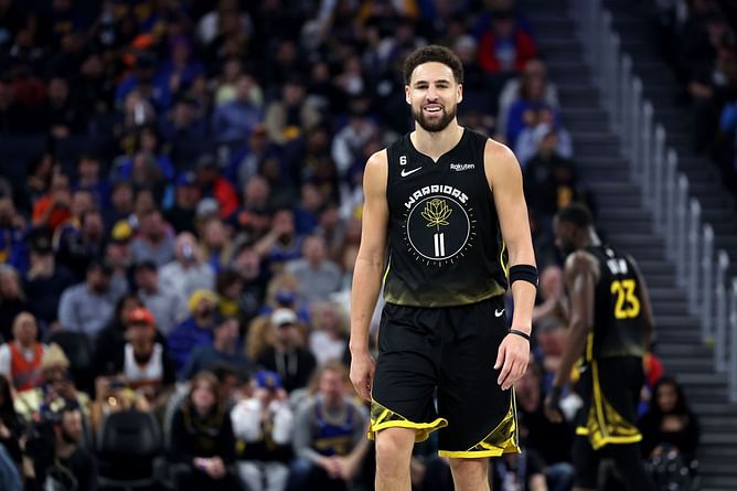 "He is cooking Booker": NBA Fans in awe of Klay Thompson after scorching hot first half against the Phoenix Suns