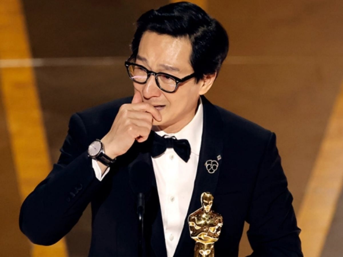 Ke Huy Quan wins his first Oscar! (Image via Getty)