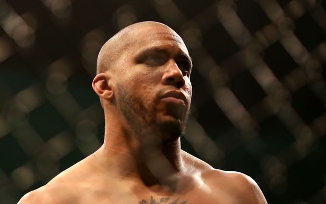 UFC fans worried for Ciryl Gane as latest picture ignites injury rumors ahead of UFC 285