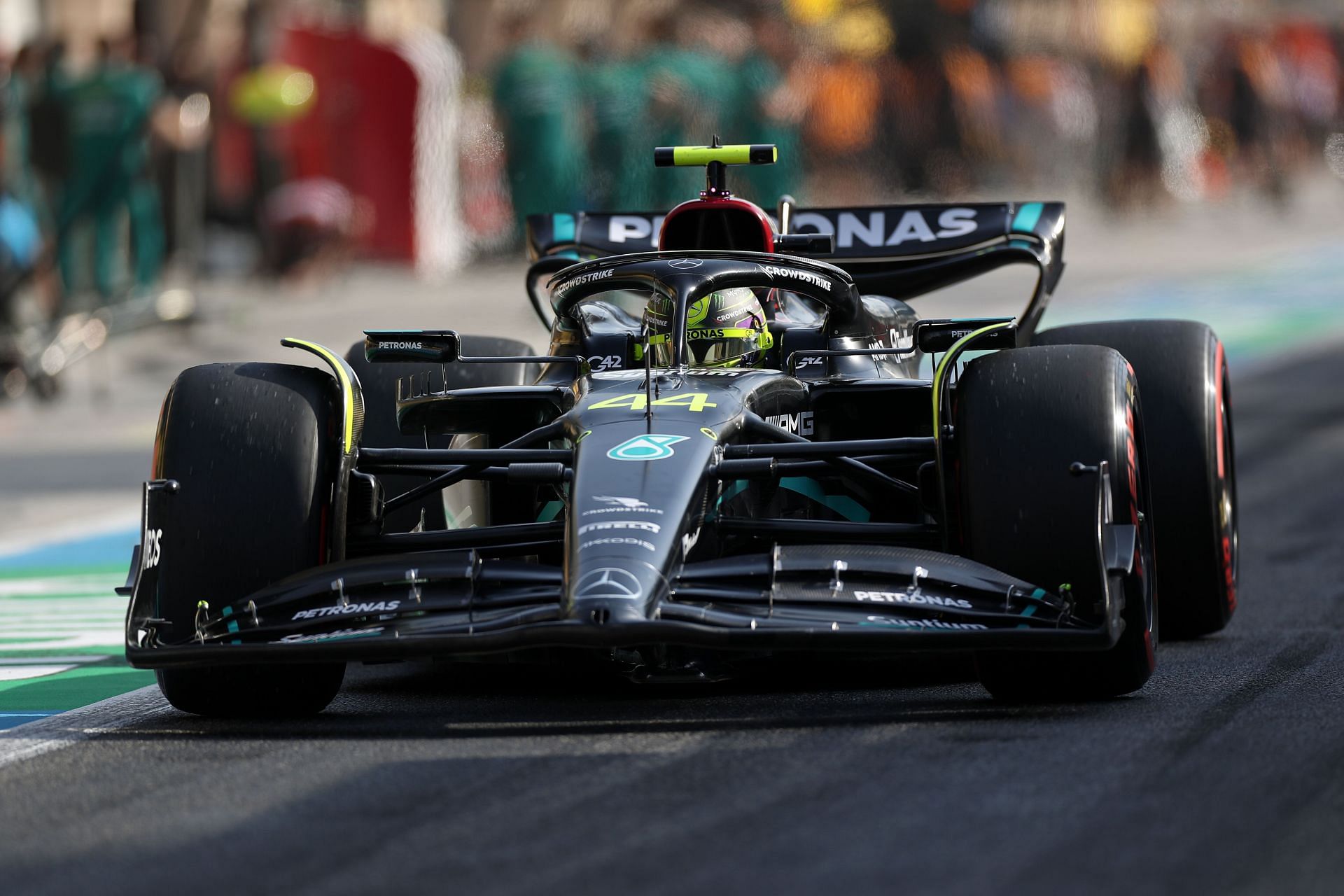 Martin Brundle gives his take on Mercedes' slump in form: 