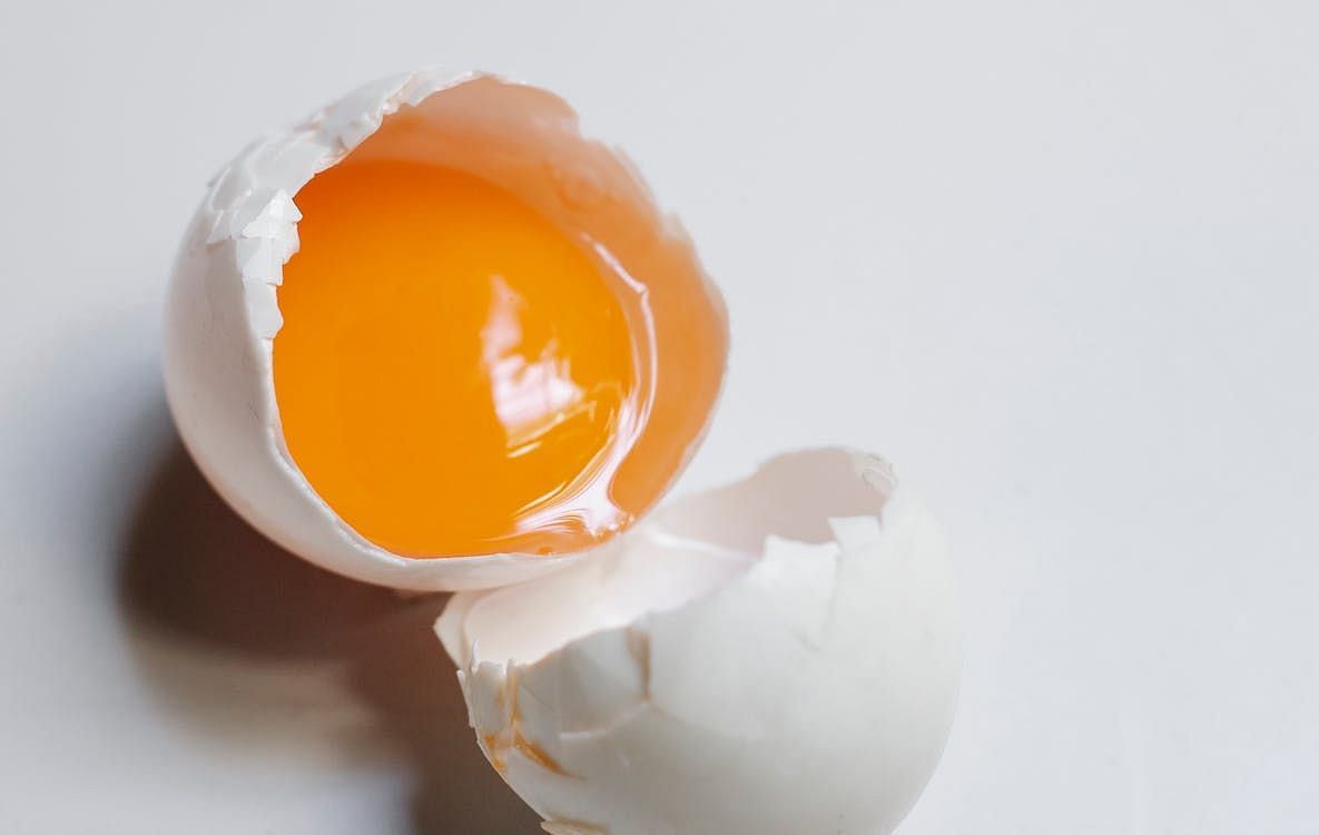 The Link Between Protein and Lower Levels of Depressive Symptoms (Image via Pexels/Klaus Nielson)