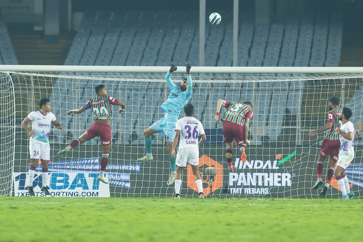 Amrinder did make a few crucial saves (Image courtesy: ISL Media)