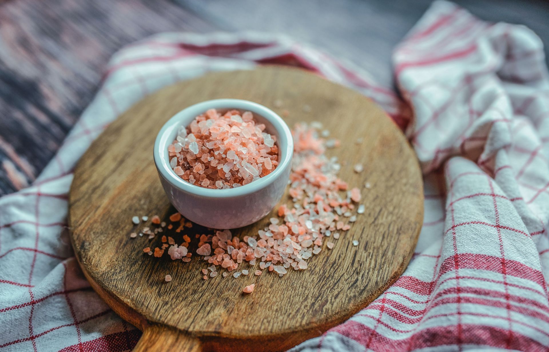 Too much salt in food can make you thirsty and body to retain water (Image via Pexels/Monicore)
