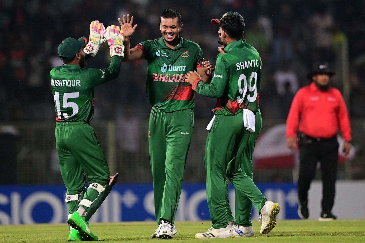 बांग्लादेश ने धाकड़ खेल दिखाया 