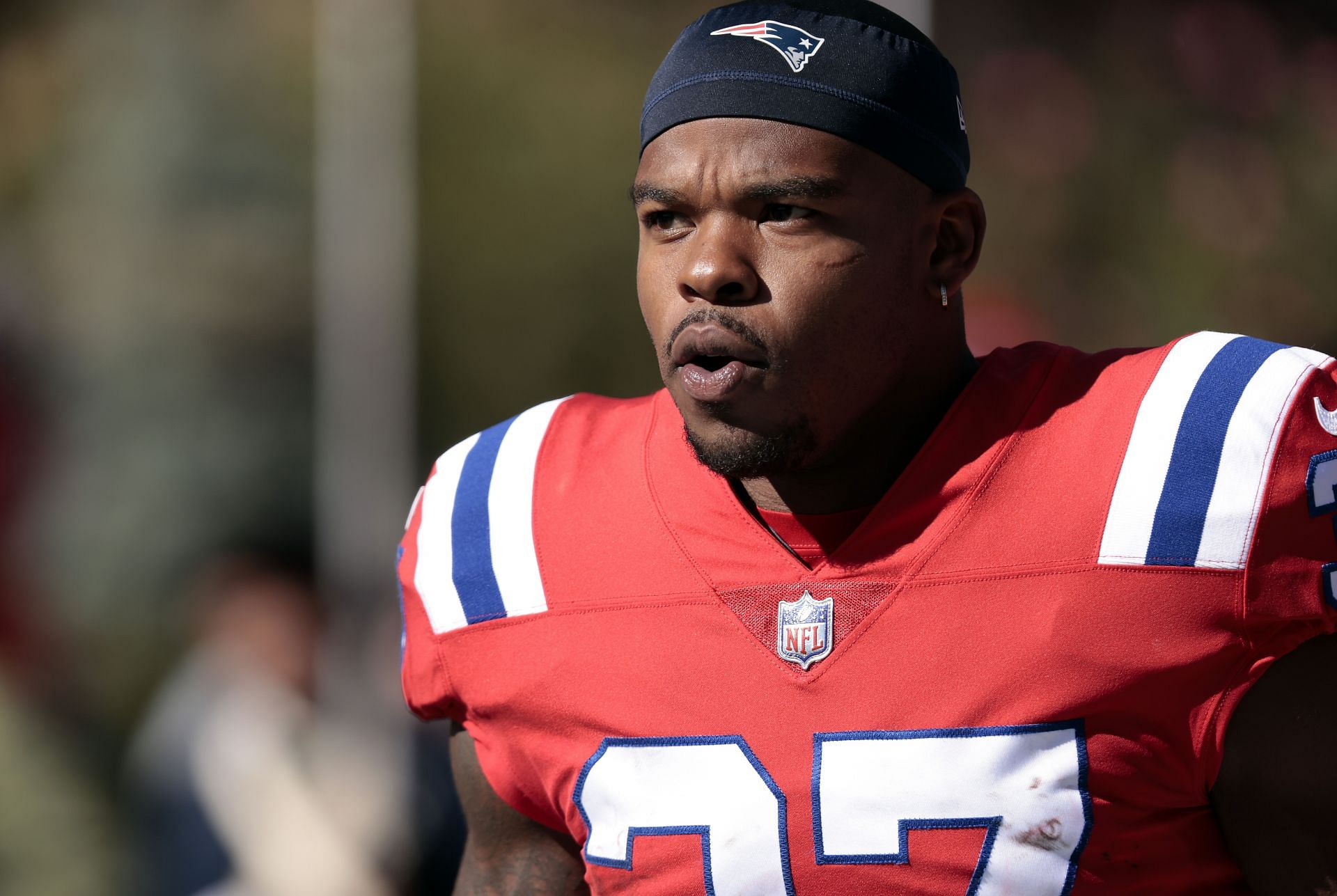 Buffalo Bills signing former Patriots RB Damien Harris to one-year